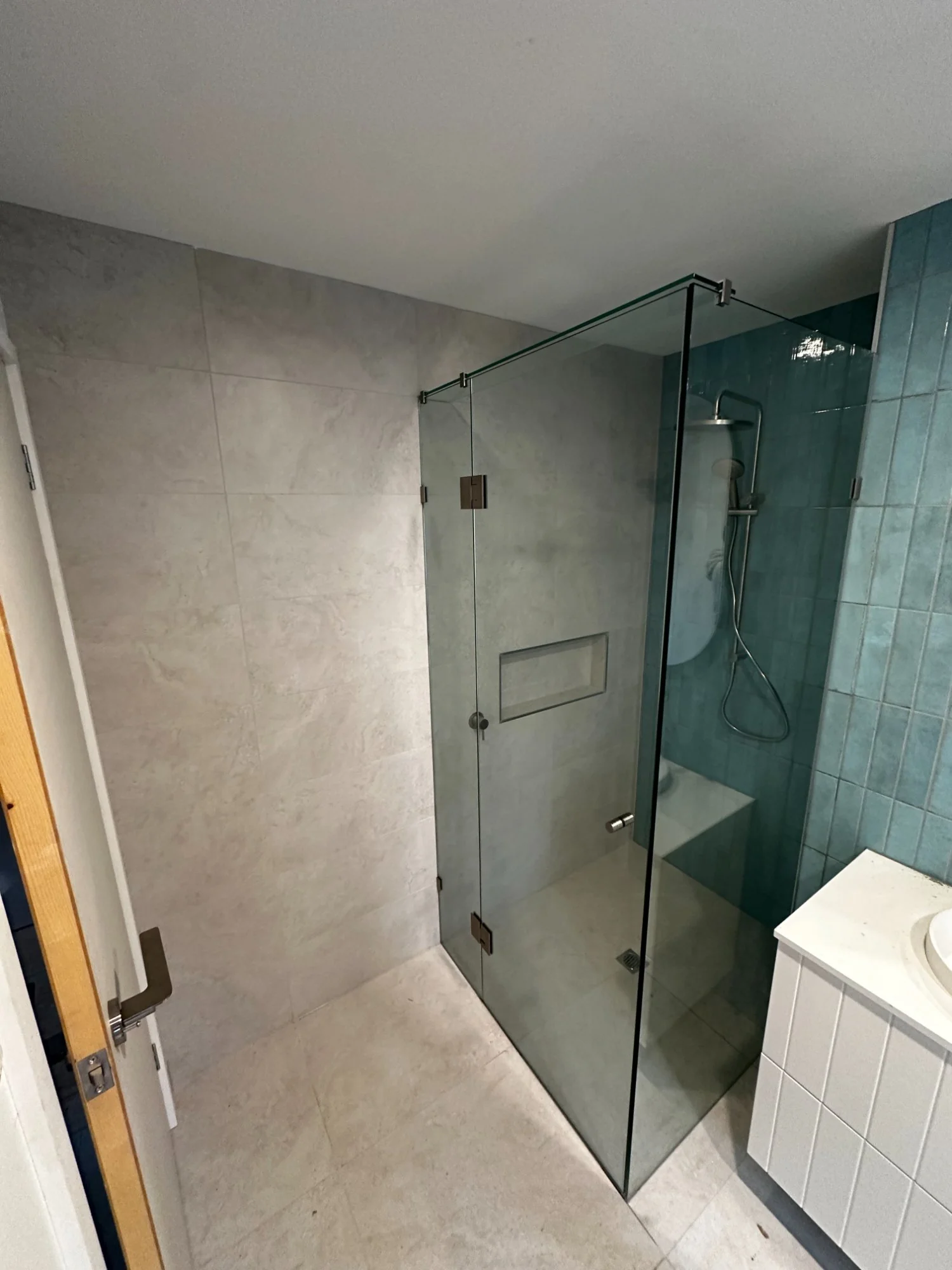 Frameless corner shower screen brushed nickel